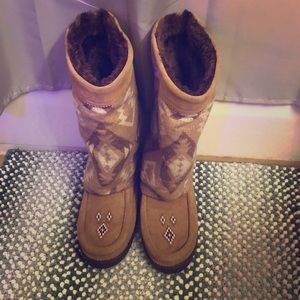 Manitobah Mukluks women’s size 7